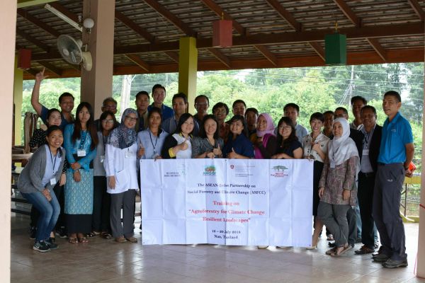 foto bersama peserta training agroforestri